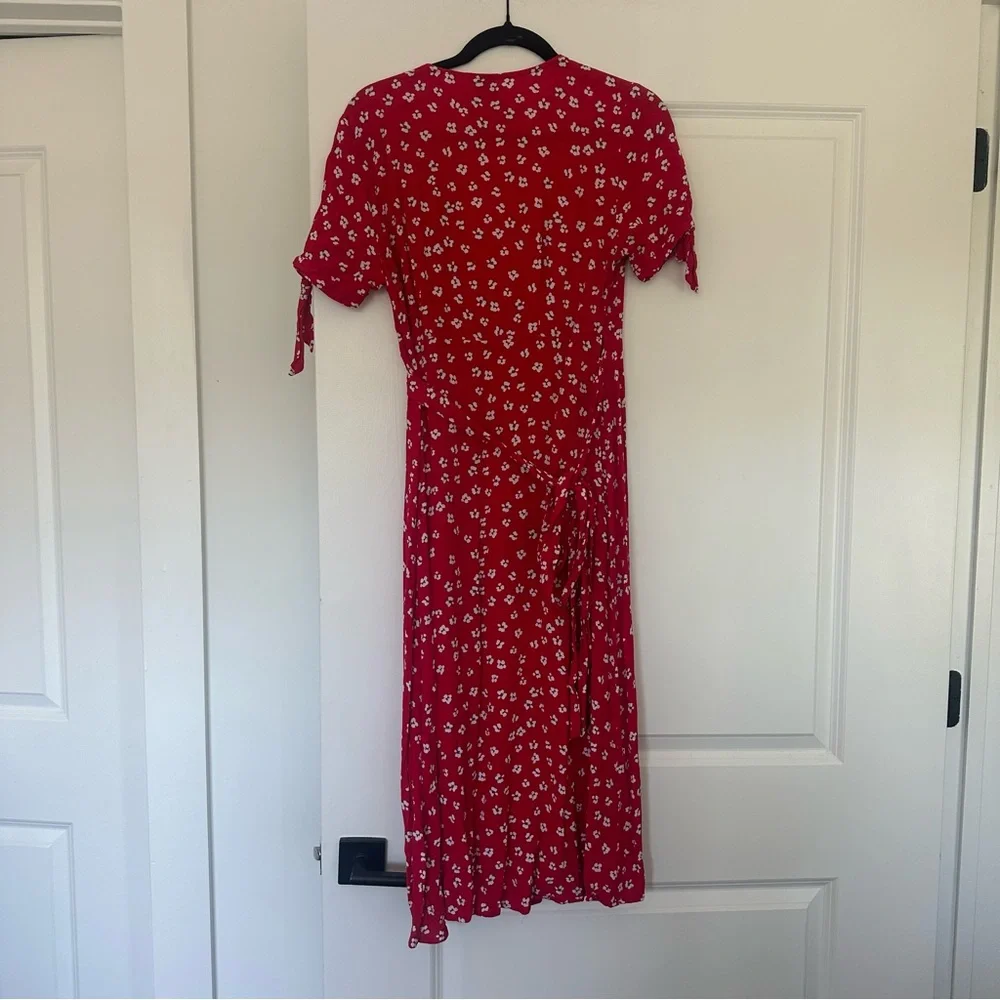 Seraphine (6 Petite Maternity) Red/ White Floral Wrap Short Sleeve Midi Dress - Picture 8 of 9